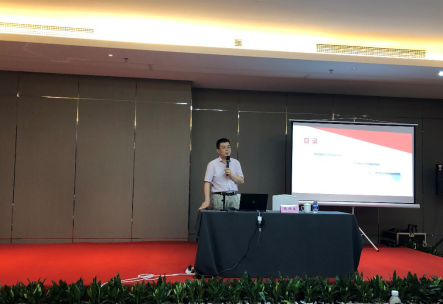 【乐鱼体育app在线】黄晓明为什么吃饭时开会?中餐厅官博发文回应质疑(图1) 乐鱼体育app在线